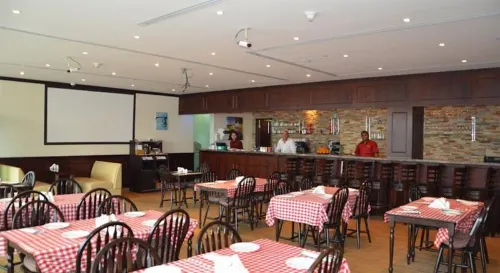 Join Inn Hotel Jebel Ali, Dubai - Formerly EasyHotel Jebel Ali Spisning Photos