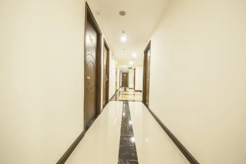 Pariat River Front Hotel Общественные зоны Photos