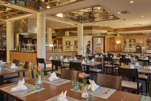 H+ Hotel Hannover Dining Photos