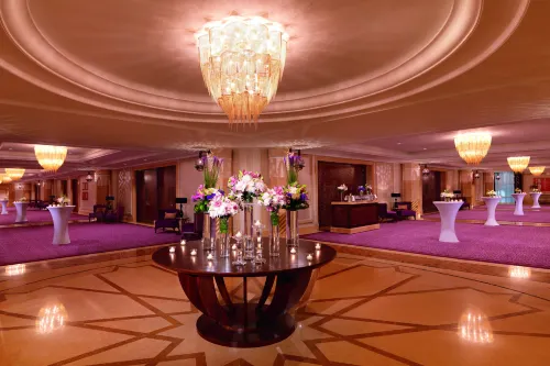 The Ritz-Carlton, Dubai Бизнес-удобства Photos