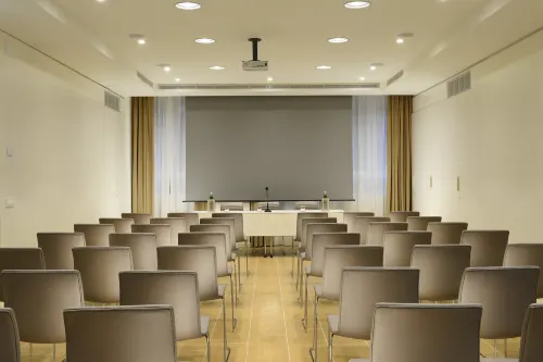 UNA HOTELS Century Milano Business Photos