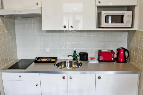 Royal Court Apartments Питание Photos
