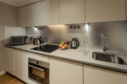 Premier Suites Reading Rooms Photos