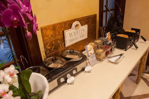Best Western Plus Sunset Plaza Hotel Restauration Photos