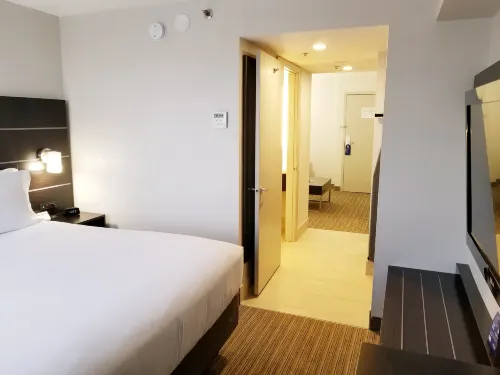 Holiday Inn Express & Suites Miami - Hialeah Photos