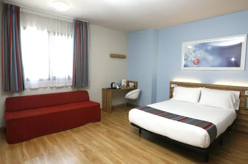 Travelodge Barcelona Fira Zimmer Photos
