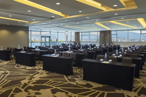 Element Vancouver Metrotown Business Facilities Photos