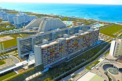 Nirvana Cosmopolitan Hotel - Convention & Sports Center Unggulan Photos