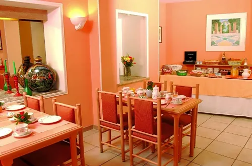 Relais du Pré Dining Photos