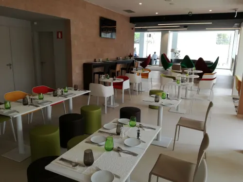 Seen Hotel Abidjan Plateau Restauration Photos