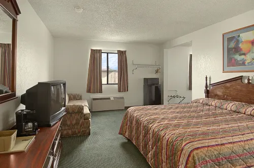 Super 8 by Wyndham Gallup Photos