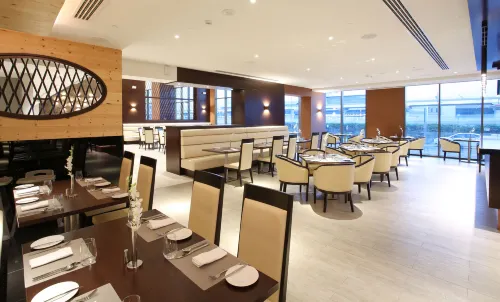 Metropolitan Hotel Dubai Ristorazione Photos