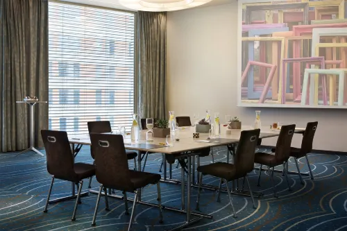 Renaissance Zurich Tower Hotel Business Facilities Photos