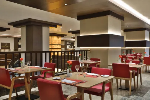 Four Points by Sheraton Makkah Al Naseem Dining Photos