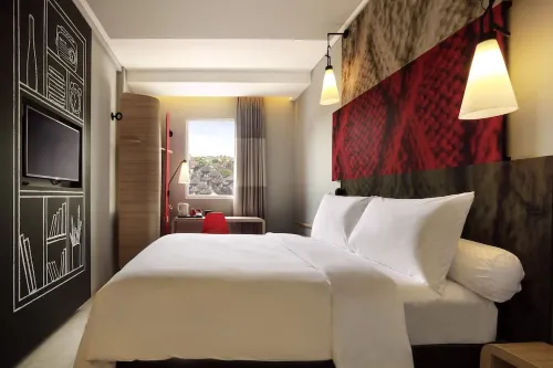 Ibis Styles London Gatwick Airport Featured Photos