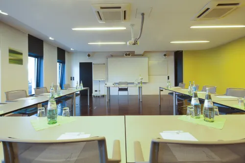 Hotel Cult Frankfurt City Fasilitas Bisnis Photos