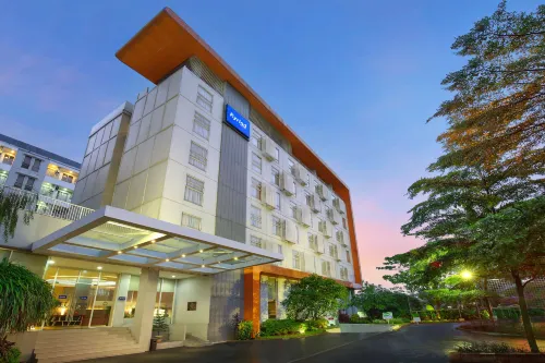 Kyriad Hotel Airport Jakarta Empfohlen Photos