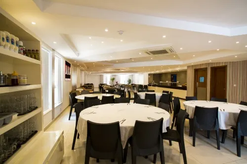 Blubay Apartments by ST Hotels Ăn uống Photos