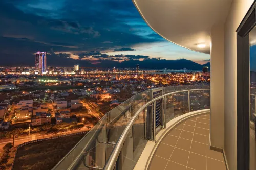 Altara Suites Da Nang by AHG Рядом с отелем Photos