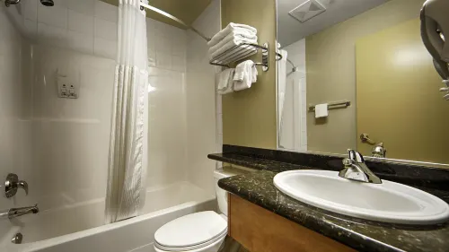 Best Western Peace Arch Inn Photos