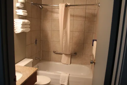 Travelodge by Wyndham Edmonton Airport Photos