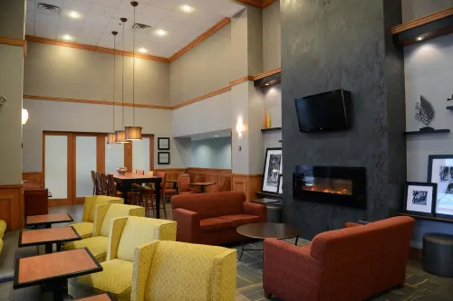 Hampton Inn and Suites by Hilton Windsor Public Areas Photos