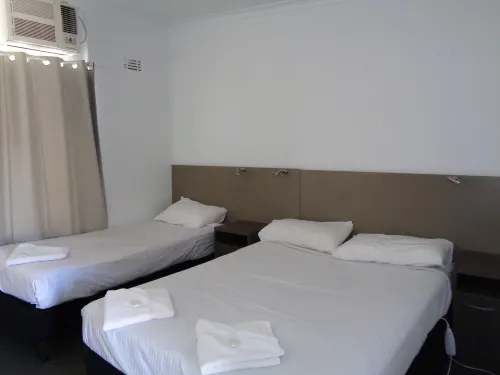 Parkway Motel Photos
