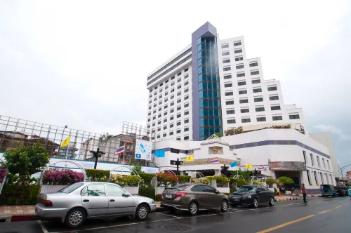 BP Grand Tower Hotel Esterni Photos