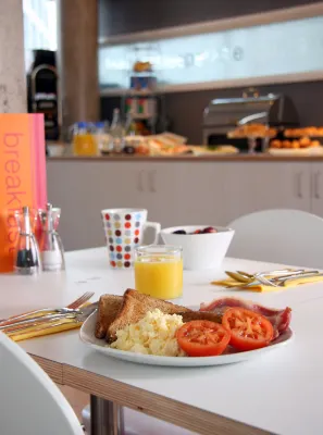 Four Points Flex by Sheraton Cardiff Питание Photos