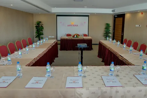 Aryana Hotel Бизнес-удобства Photos