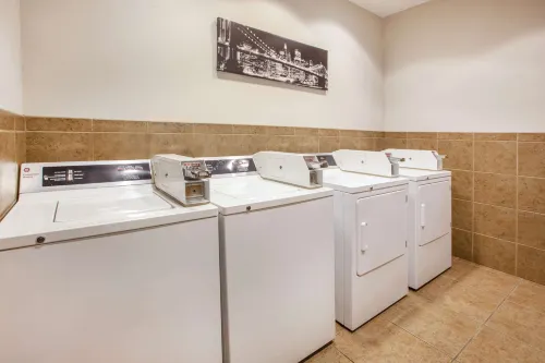 La Quinta Inn & Suites by Wyndham Cincinnati Airpt Florence Public Areas Photos