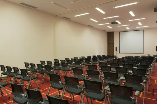 Holiday Inn Express Jakarta Pluit Citygate Fasilitas Bisnis Photos