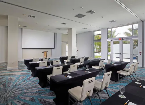 Cadillac Hotel & Beach Club, Autograph Collection Business Facilities Photos