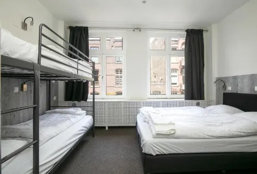 Budget Trianon Hotel Rooms Photos