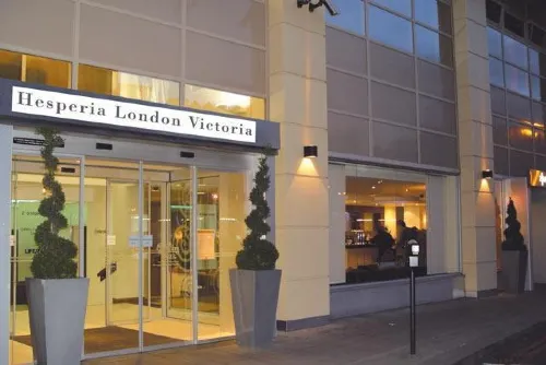 DoubleTree by Hilton London Victoria Exterior Photos