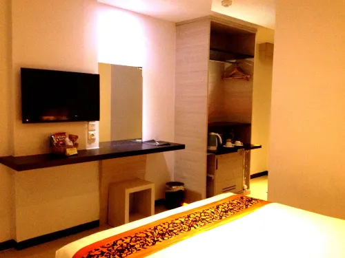 89 Hotel Photos