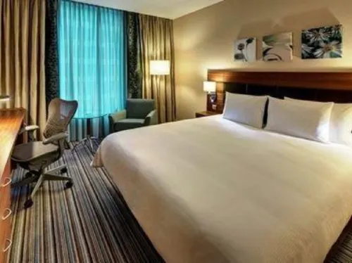 Hilton Garden Inn Dubai Al Muraqabat - Deira Photos