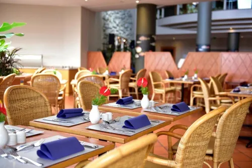 Pestana Ocean Bay Resort Restauration Photos