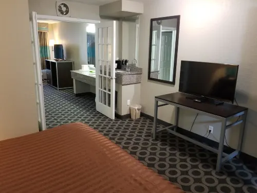 Travelodge by Wyndham San Antonio Downtown Northeast Photos