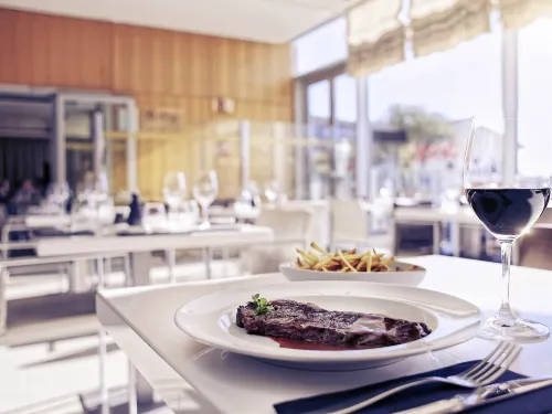 Mercure Lisboa Almada Hotel Restauration Photos
