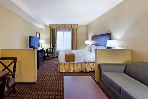 Holiday Inn Express & Suites Newport Photos