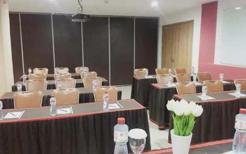 Hotel Evora Surabaya Fasilitas Bisnis Photos