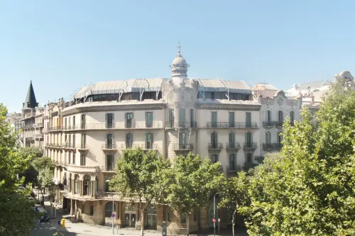Som Nit Triomf Featured Photos