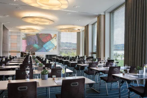 Renaissance Zurich Tower Hotel Business Facilities Photos