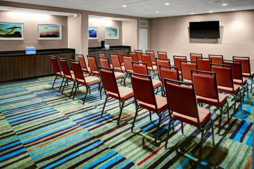 Fairfield Inn & Suites by Marriott Los Angeles LAX/El Segundo Business Facilities Photos