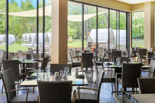 Courtyard by Marriott King Kamehameha's Kona Beach Hotel Dining Photos