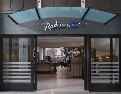 Radisson Blu Hotel Leeds City Centre Exterior Photos