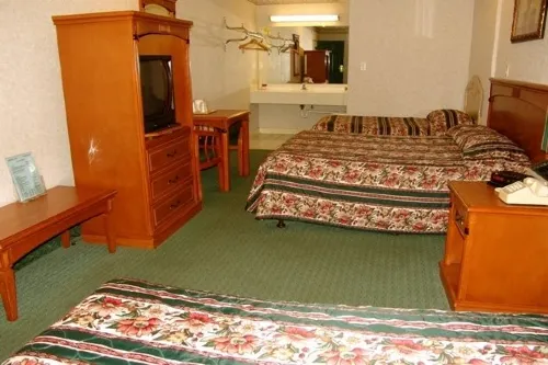 Beverly Inn Photos