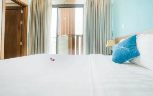 Yến Vy Hotel & Apartment Phòng Photos