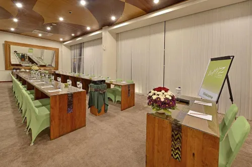 Whiz Hotel Malioboro Yogyakarta Fasilitas Bisnis Photos